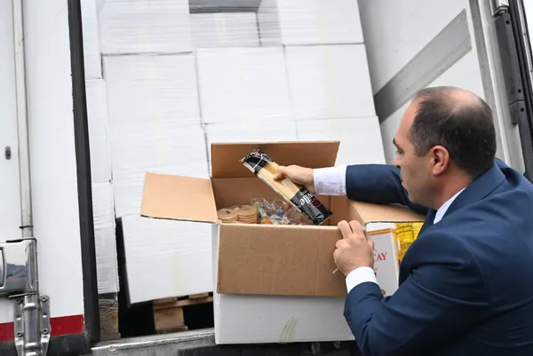 Azerbaycan’ın Karabağ’daki Ermenilere gönderdiği insani yardım yola çıktı