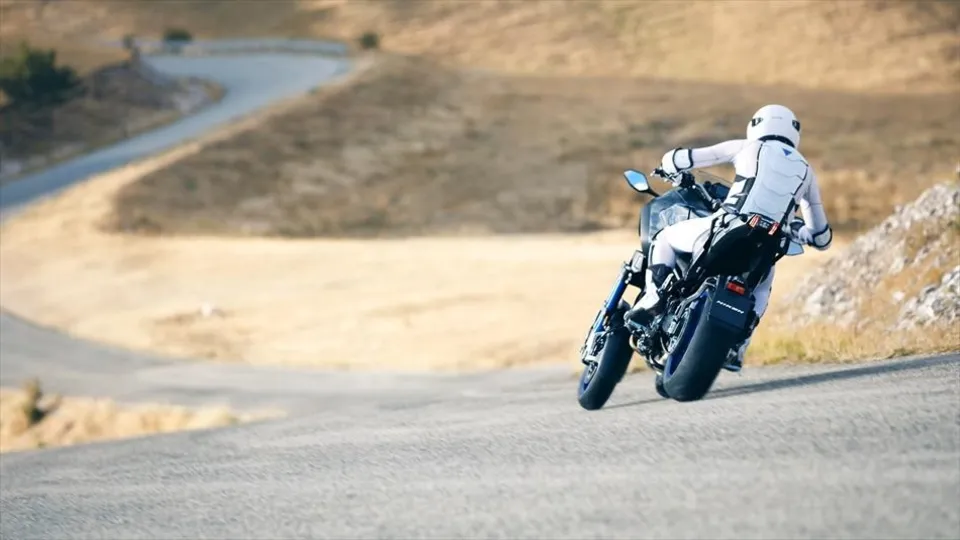 Yamaha’dan üç tekerlekli motosiklet!