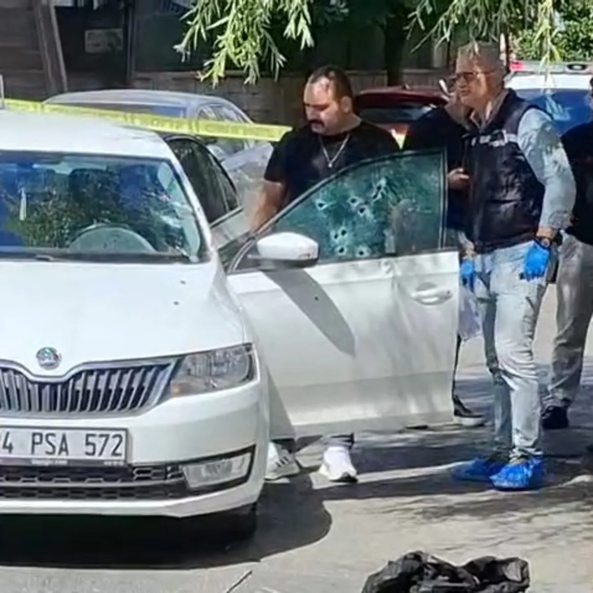 Çekmeköy’de seyir halindeki otomobile silahlı saldırı: 26 yaşındaki sürücü hayatını kaybetti