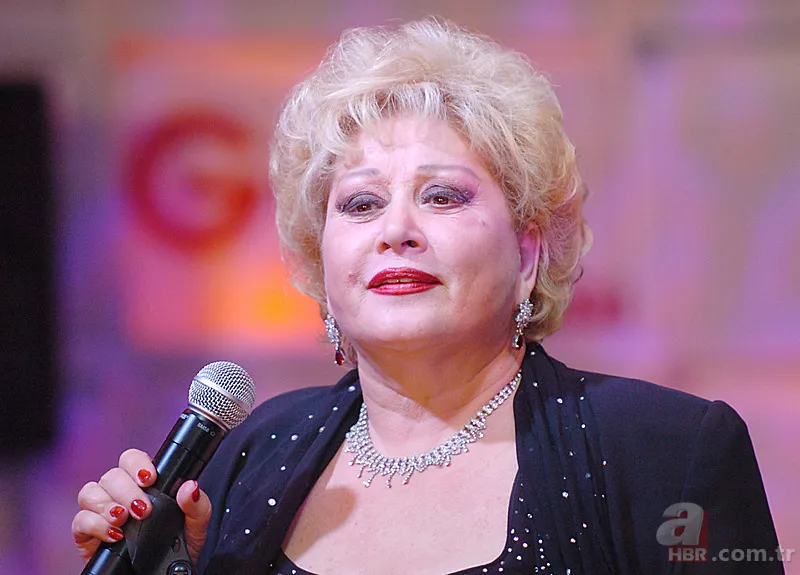 Muazzez Abacı'dan unutulmaz telefon şakası: Beyazıt Öztürk ve Yıldız Tilbe şaşkına dönmüştü! 5