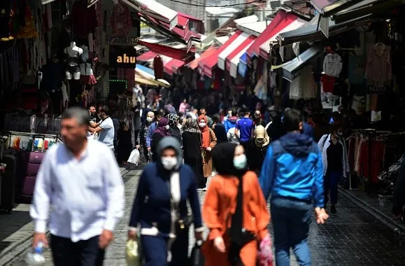 İstanbul’un çarşılarında normalleşme yoğunluğu - 1