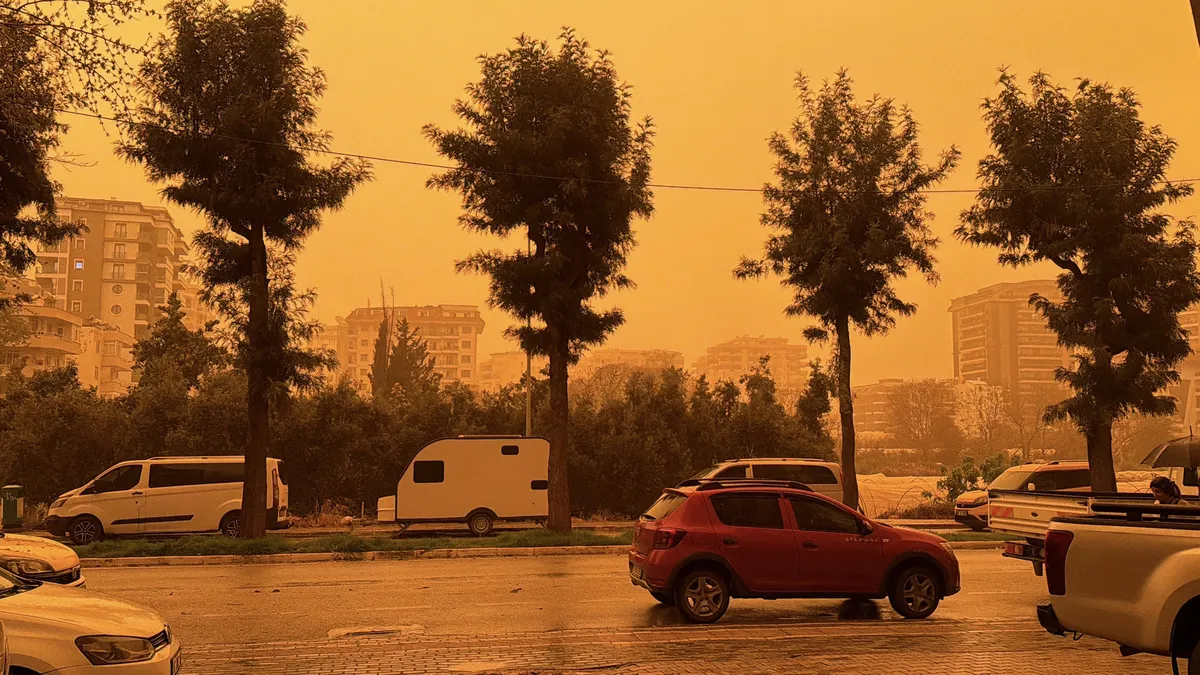 Hava kalitesi düşüyor, Kuzey Afrika tozu geliyor! Adil Tek uyardı