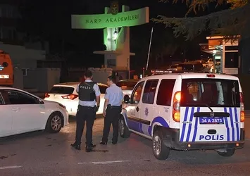 Harp Akademileri'ne düzenlenen operasyonda 40 asker gözaltında