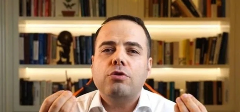 Youtube profesörü Özgür Demirtaş Akbank'tan kovuldu!