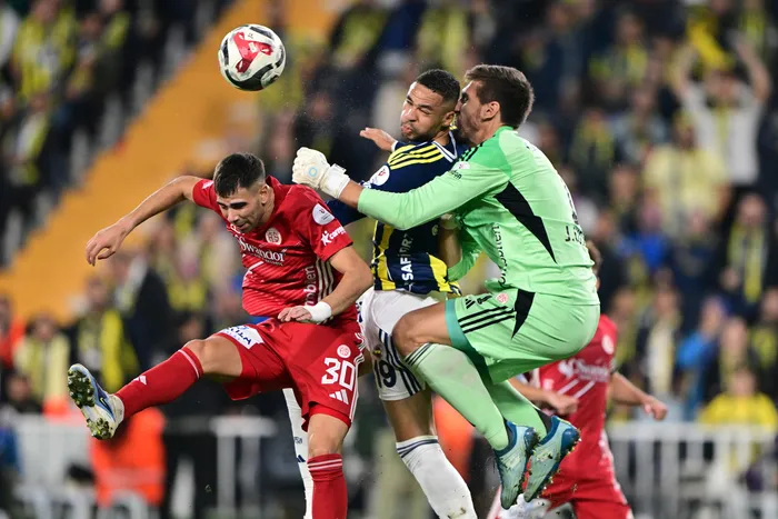 1772359888792.jpg Fenerbahçe zorlu Antalyaspor deplasmanında! - 3