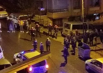 Kavga ettiği kardeşini sokak ortasında pompalı tüfekle vurdu