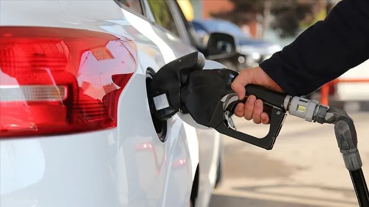 Benzine 28 kuruş zam var mı? İstanbul, Ankara, İzmir, Antalya benzin fiyatları ne kadar? 1 LT benzin kaç TL?