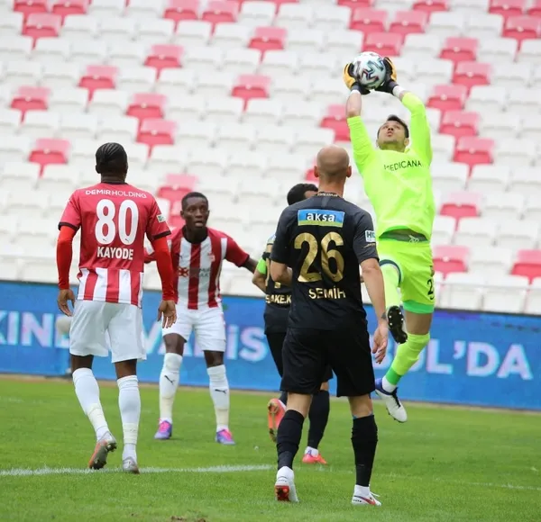 Tek gol 3 puan... Sivasspor 1 - 0 Yeni Malatyaspor (MAÇ SONUCU - ÖZET) - 1