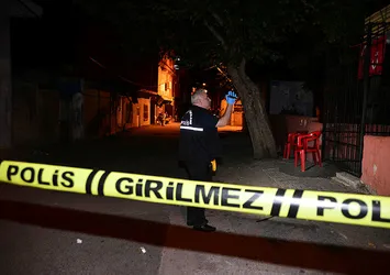 Adana'da sokak ortasında dehşet!