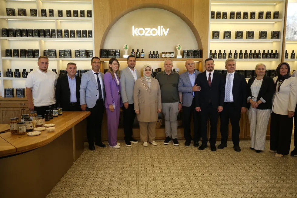 baskan-erdogan-balikesirdeki-kadin-bulusmasina-telefonla-baglandi-1787255698886.jpg Başkan Erdoğan Balıkesir'deki "Kadın Buluşması"na telefonla bağlandı - 3