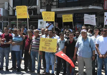 CHP'li Torbalı Belediyesi'nde işçiler eylemde: Oğluna var da bize yok mu
