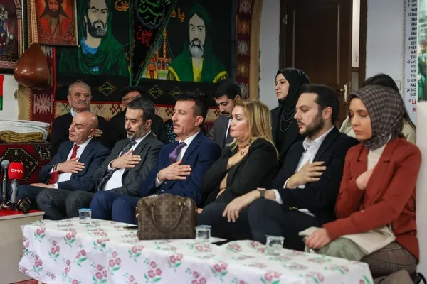 1706541963166.jpg Ankara'ya hizmet belediyeciliği! Turgut Altınok'tan Cemevi ziyareti: Her türlü desteği vereceğiz! Yeni Cemevleri yapacağız - 5