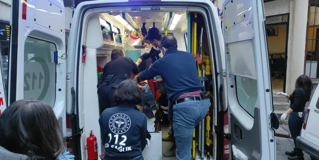 İstanbul’da dehşet anları! Tartıştığı kişiyi boğazından bıçaklayıp kaçtı - 6