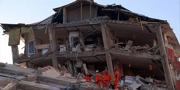 van-depremi-ne-zaman-oldu-van-depremi-kac-siddetindeydi-1697868007622.jpg Van depremi kaç şiddetindeydi? Van depremi ne zaman oldu? Tarihin en büyük depremlerinden biri... - 6