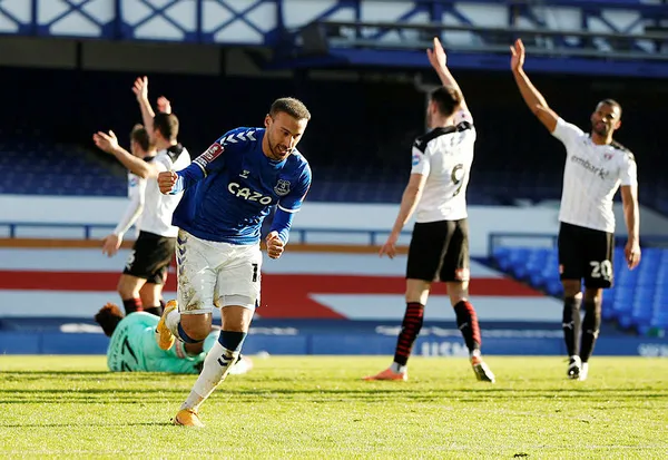 Cenk Tosun gol attı! Everton tur atladı