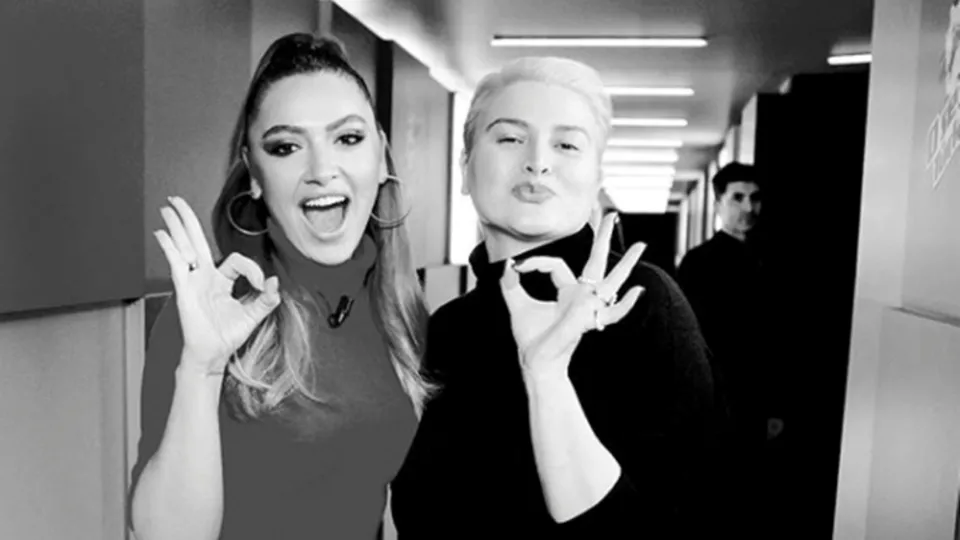 Hadise'ye ablası Hülya Açıkgöz'den büyük destek