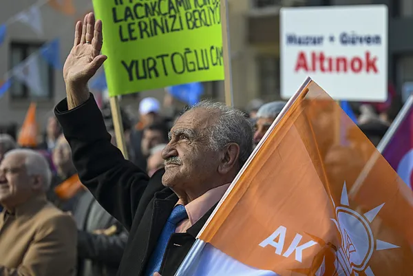 1710602817035.jpg Cumhur İttifakı ABB Başkan adayı Turgut Altınok'tan emeklilere müjde: Ulaşım ücretsiz olacak! Suya büyük indirim vaadi - 3