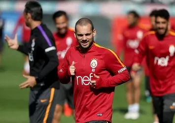 Galatasaray'da Wesley Sneijder bilmecesi sürüyor!