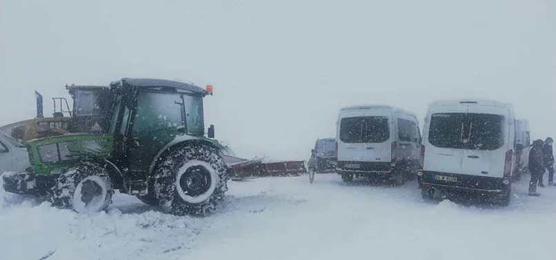 Yoğun kar yağışı nedeniyle Erzincan’da 189 köy yolu ulaşıma kapandı