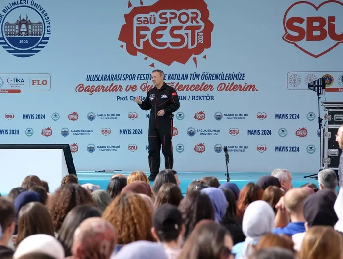 alper-gezeravci-birkac-ay-icerisinde-diyerek-acikladi-aya-erismeyi-planliyoruz-1716310582204.jpg Alper Gezeravcı 'birkaç sene içerisinde' diyerek açıkladı: Ay'a erişmeyi planlıyoruz - 4