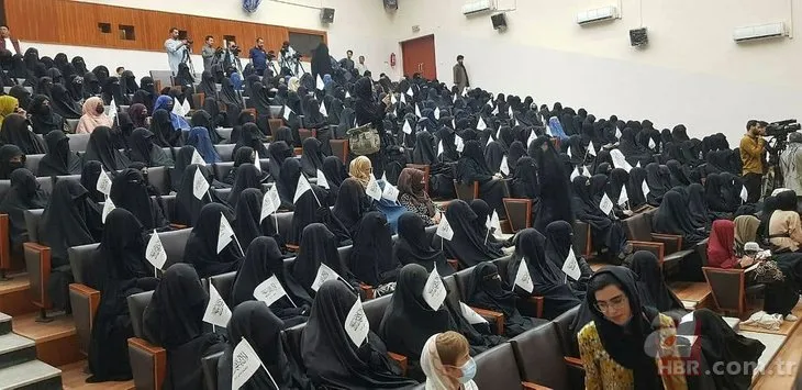 Afganistan’da kadınlar Kabil Eğitim Üniversitesi’nde! Fotoğraflar peş peşe geldi