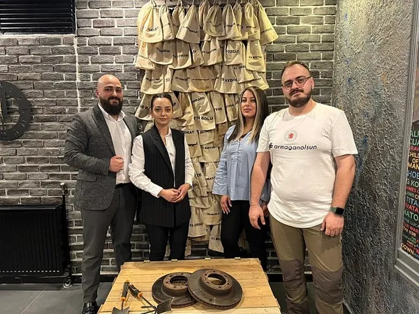 1710056441721.jpeg Başkan Erdoğan'a özel hediye! 81 ilden toplandı vinçle Külliye'ye getirildi - 2