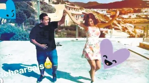Yolanthe Cabau yorulan işçiyle dans etti - 1