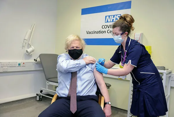 1616184002830.jpg Herkesin tartıştığı aşıyı yaptırdı! Boris Johnson'dan AstraZeneca hamlesi... - 2