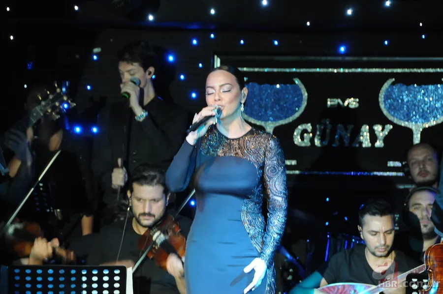 Ebru Gündeş'i dostları yalnız bırakmadı 8