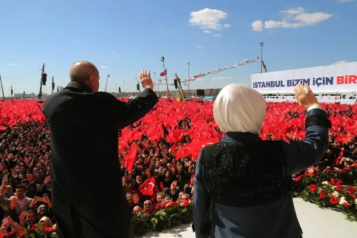 Tansu Çiller ve Mehmet Ağar Yenikapı'da! Başkan Erdoğan karşıladı