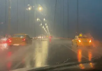 İstanbul’da sağanak yağış etkili oluyor