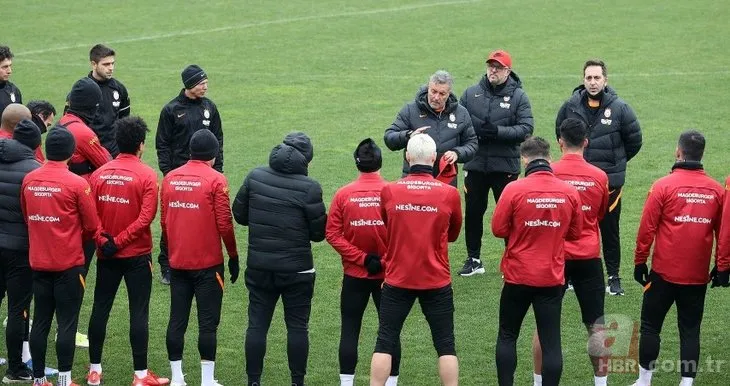 Domenec Torrent’ten 8 isimle ilgili yeni karar! Fatih Terim biletlerini kesmişti