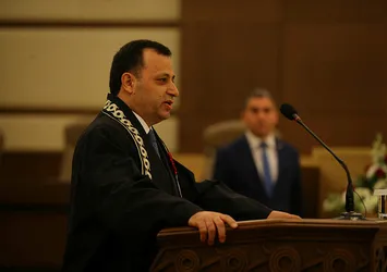Anayasa Mahkemesi Başkanı Zühtü Arslan'dan tartışma yaratan kararlar