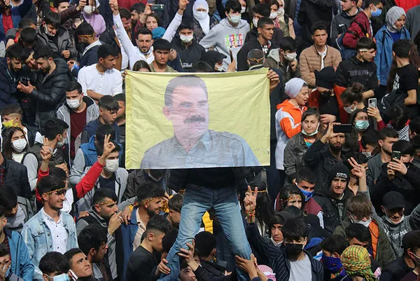 HDP’nin Diyarbakır’daki nevruz etkinliğinde terör örgütü PKK propagandası yapıldı!