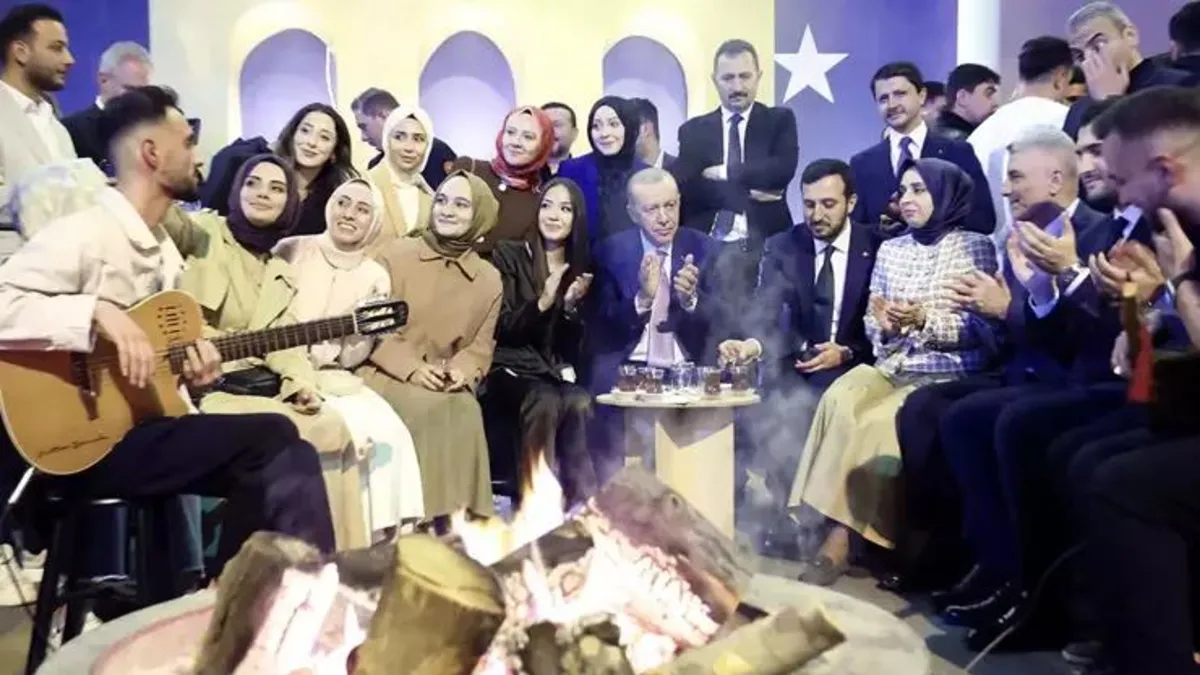 Başkan Erdoğan İstanbul'da gençlerle bir araya geldi
