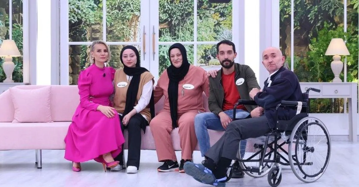 Film gibi kavuşma! Baba oğulun hasreti Esra Erol'da sona erdi