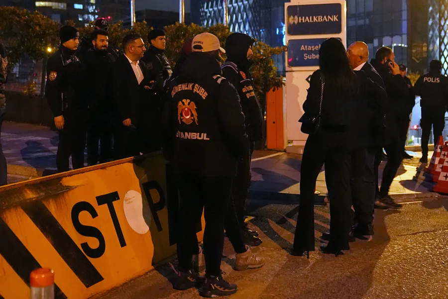 chpli-atasehir-belediyesine-yolsuzluk-operasyonu-belediye-baskani-gozaltina-alindi-1776478434836.jpg Fotoğraf (AA)