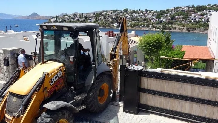 Yılmaz Özdil’in kaçak villasına ilk kepçe! Müştemilat duvarları yıkıldı