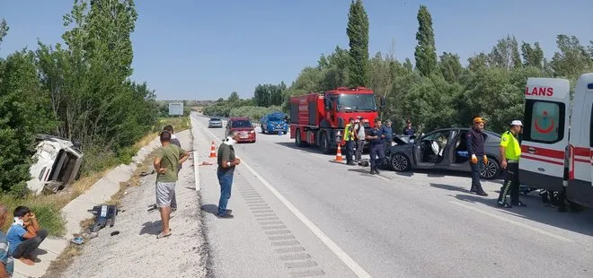 Sivas'ta kamyonetle otomobil çarpıştı! Ölü ve yaralılar var