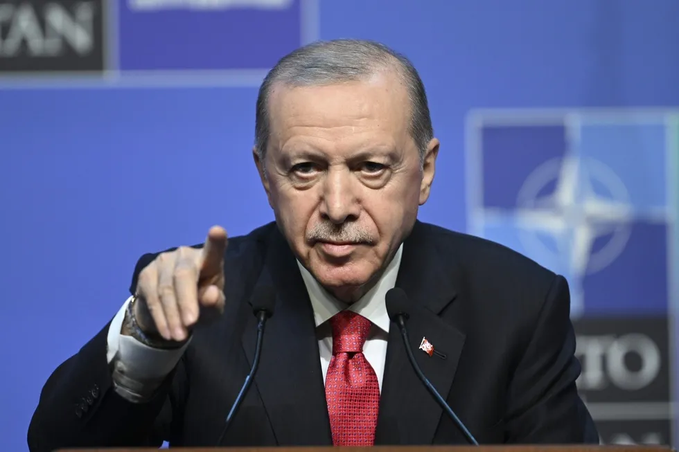 msbden-micotakisin-sozlerine-yanit-tsk-kendisine-tehdit-olusturmayan-kimseye-tehdit-degildir-1783591924156.jpeg MSB'den Miçotakis'in sözlerine yanıt: TSK kendisine tehdit oluşturmayan kimseye tehdit değildir - 2