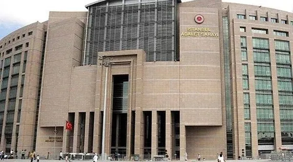 1692020107307.jpeg Adliyeyi karıştıran olay! Savcının odasını basıp eşyalara zarar verdi - 1