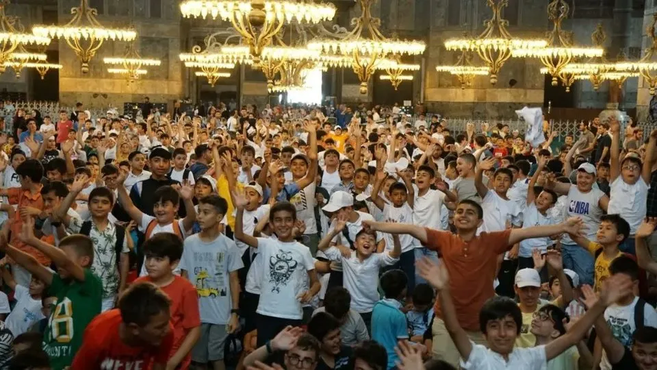 5000 TÜGVA’lı genç Ayasofya Camii’nde buluştu