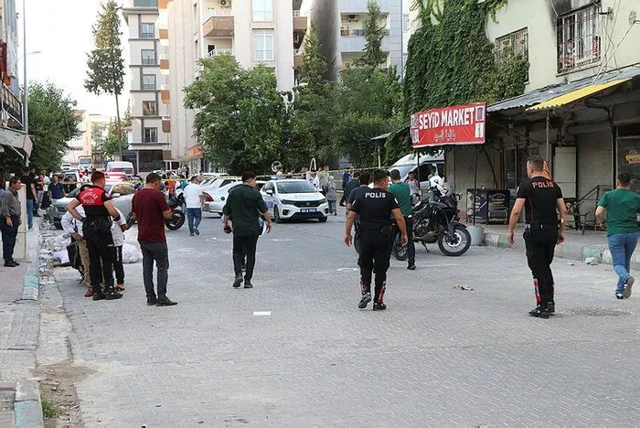 sanliurfada-silahli-kavgada-kan-akti-2-kardes-yaralandi-1720375065579.jpeg Şanlıurfa’da silahlı kavgada kan aktı! 2 kardeş yaralandı - 2