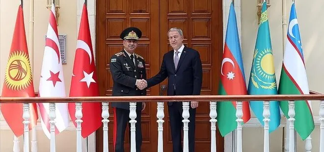 Milli Savunma Bakanı Hulusi Akar Azerbaycanlı mevkidaşıyla görüştü
