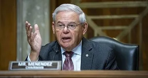 Menendez’e sert tepki! FETÖ sufle veriyor