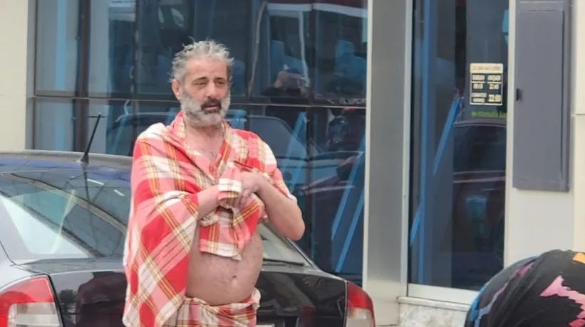 Depreme hamamda yakalandı peştamalla kaçtı
