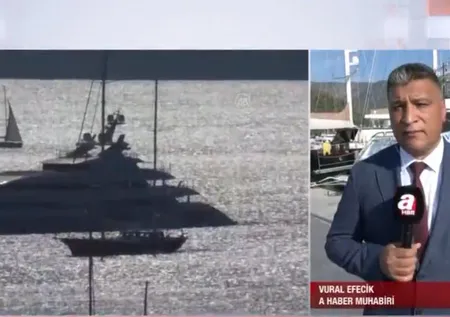 Microsoft'un sahibi ünlü milyarder Bill Gates mavi turda! Yatını Ege koylarına demirledi