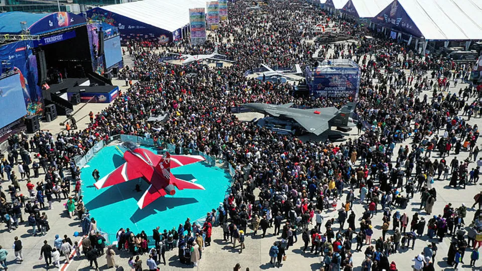 İstanbul'da TEKNOFEST yoğunluğu! Ziyaretçi akını! 3 günde 1 milyon kişi geldi