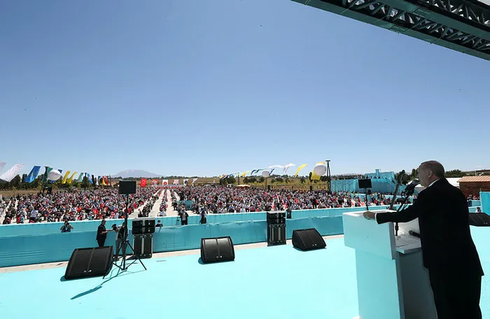 Son dakika: Tarihi zaferin 949. yılı! Başkan Erdoğan’dan Malazgirt’te önemli açıklamalar