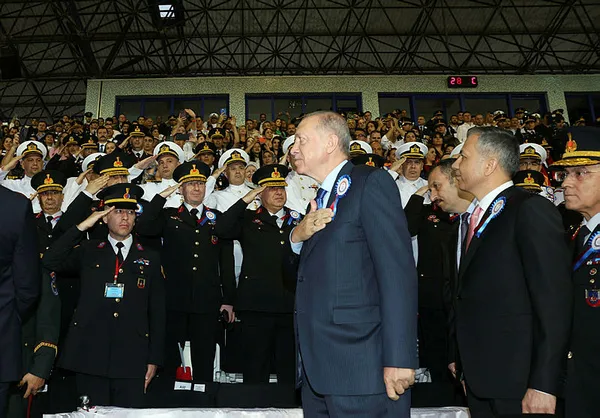 Başkan Erdoğan: Türkiye terör belasından kurtulacak! Ya teslim olacaklar ya da demir yumrukla yüzleşecekler